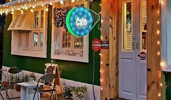 Cafe By The Lane